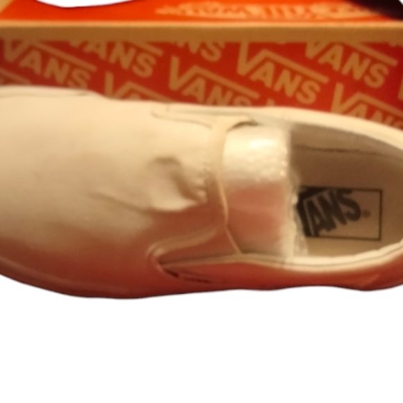 Vans - Picture 3 of 7